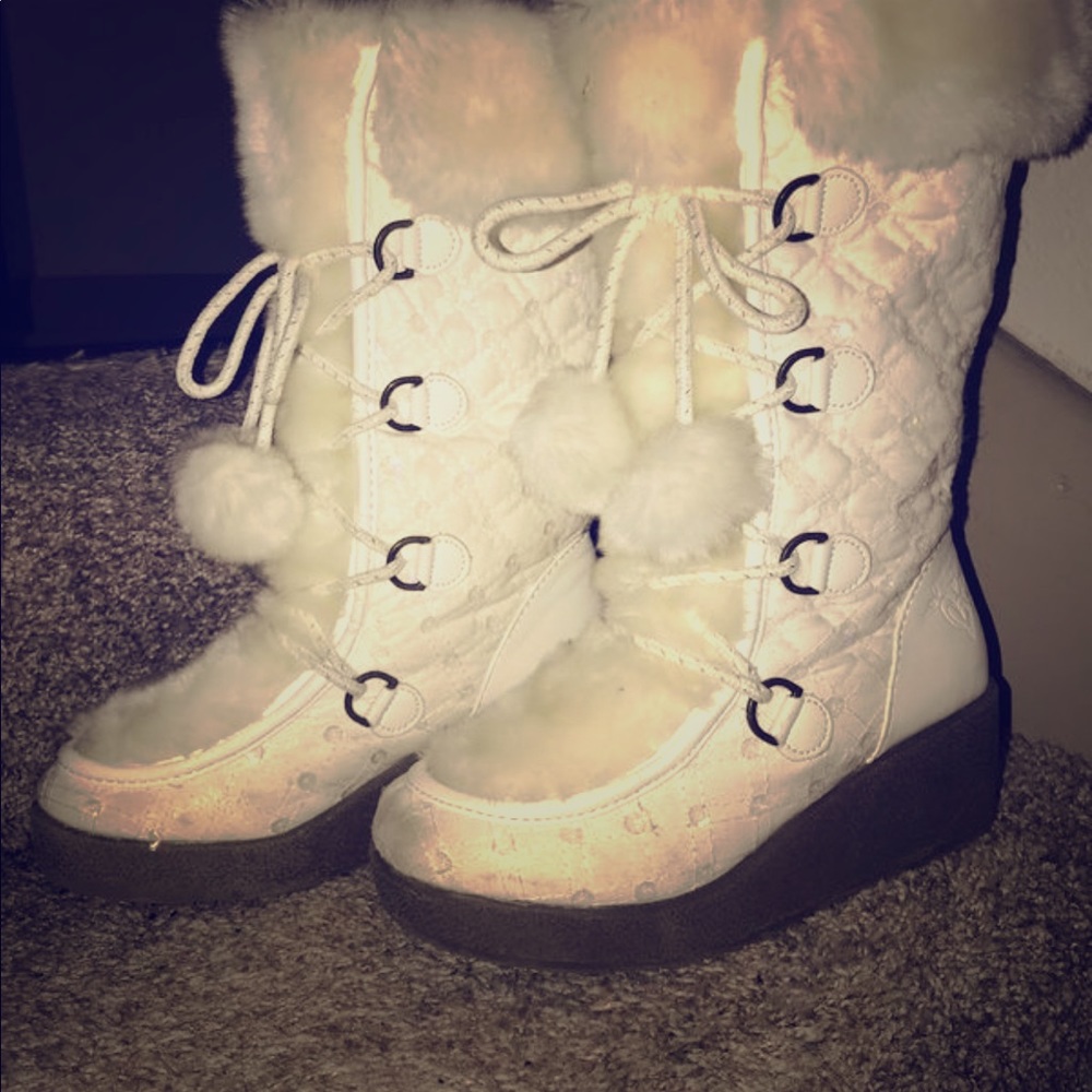 Girls Winter Boots. SZ: 2
